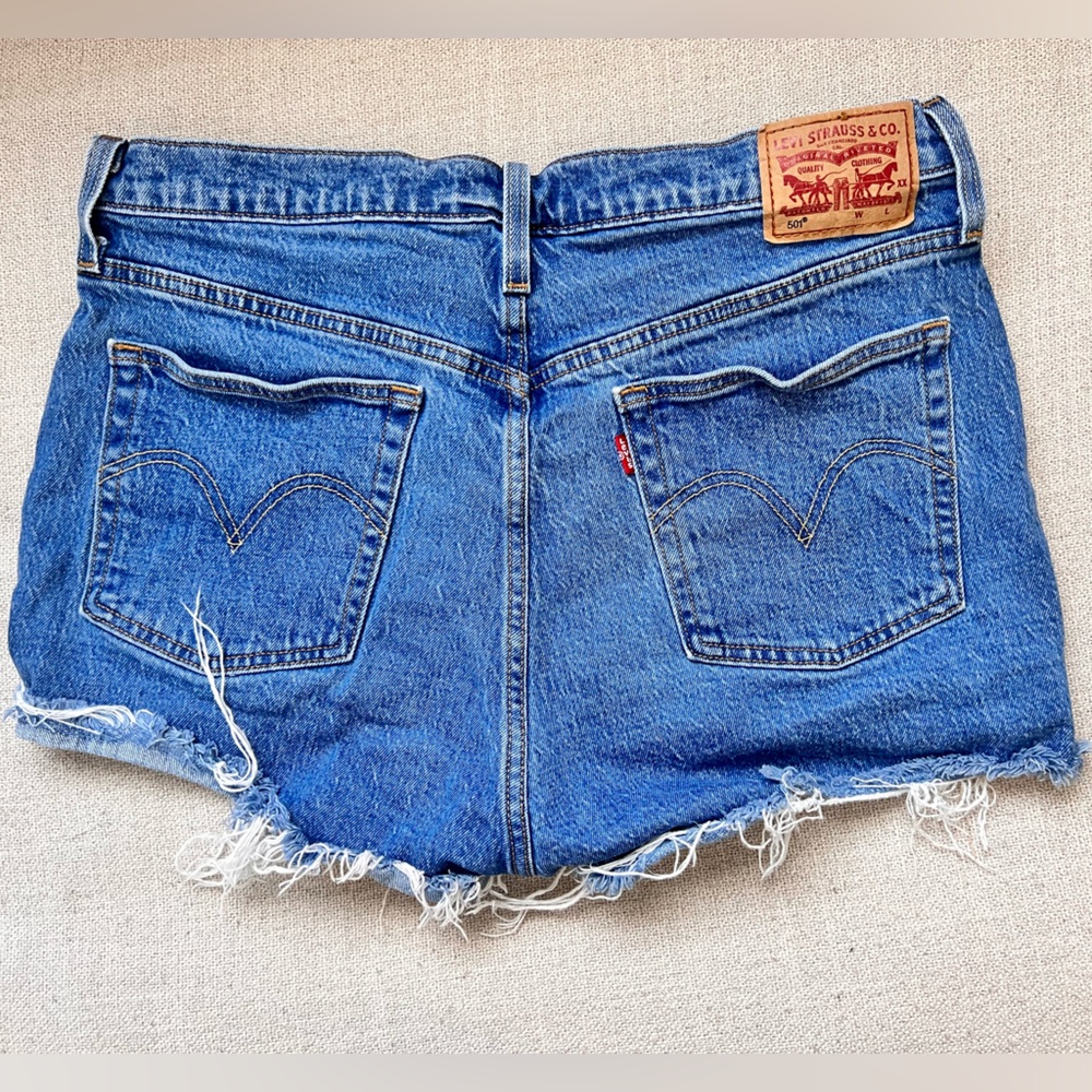 Levi Strauss & Co. 501 High Rise Shorts - Picture 3 of 4
